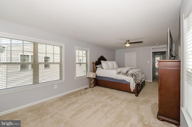 Building Photo - 7523 Holly Ridge Dr