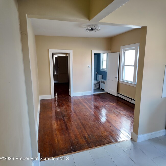 Building Photo - 128 Main St