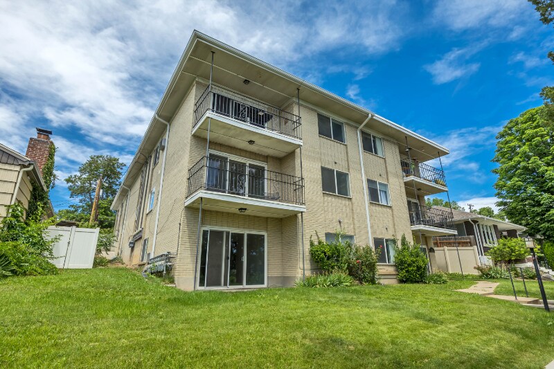 Building Photo - 673 E 6th Ave