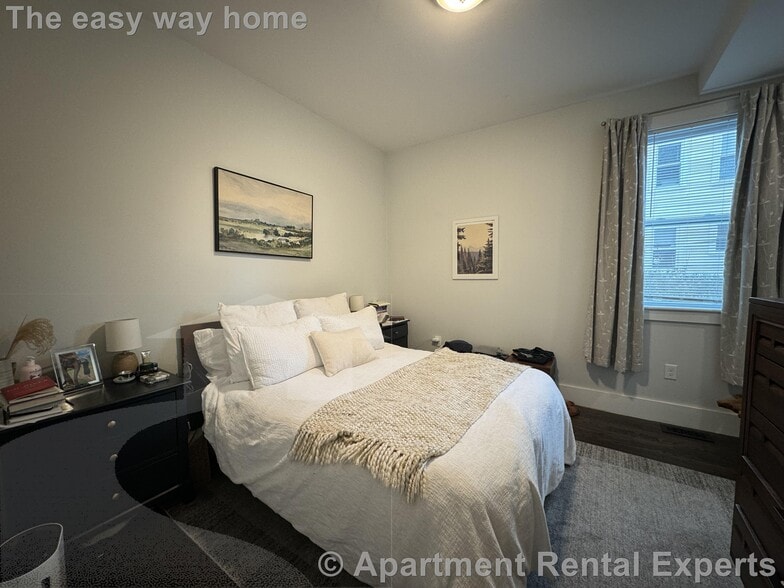 Building Photo - 75 Kinnaird St