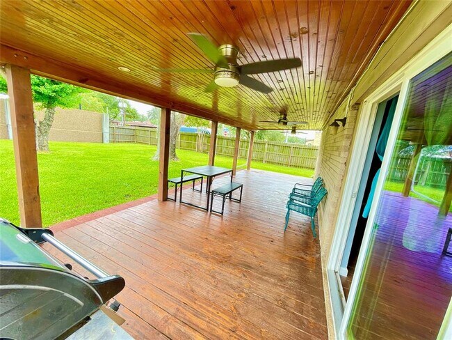 Building Photo - 1102 Beecroft Dr