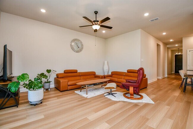 Building Photo - 18426 Bluebird Br Ln