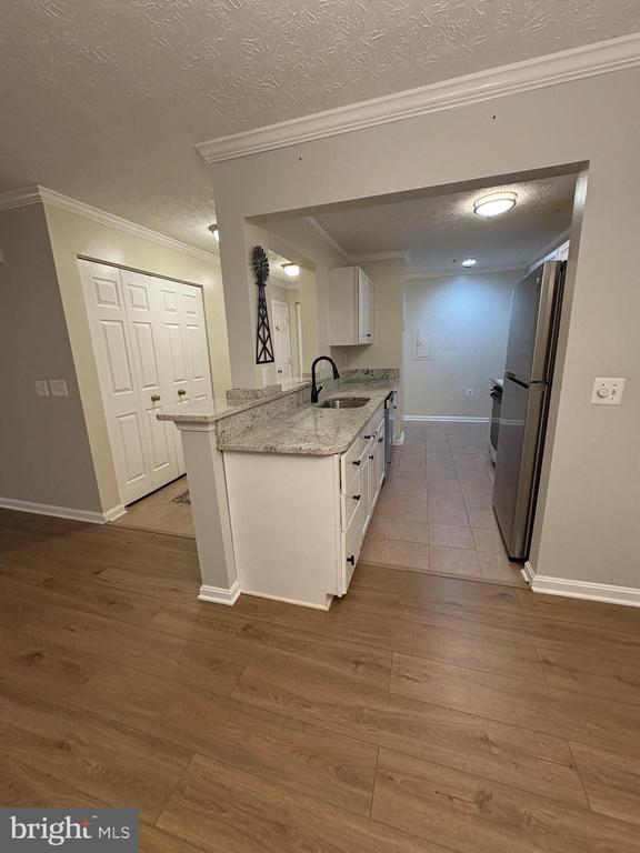 Building Photo - 653 Burtons Cove Way
