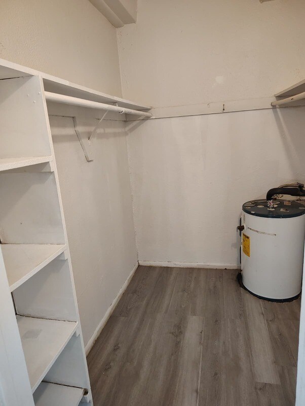 Building Photo - 5261 Alhambra Dr