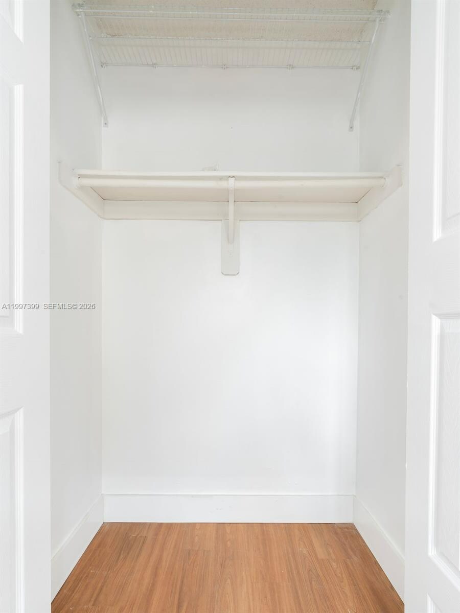 Building Photo - 1490 W 42nd Pl