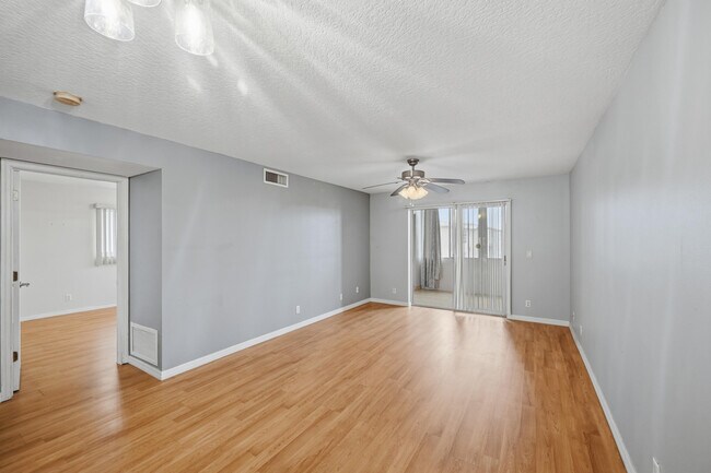Building Photo - 130 NE 26th Ave