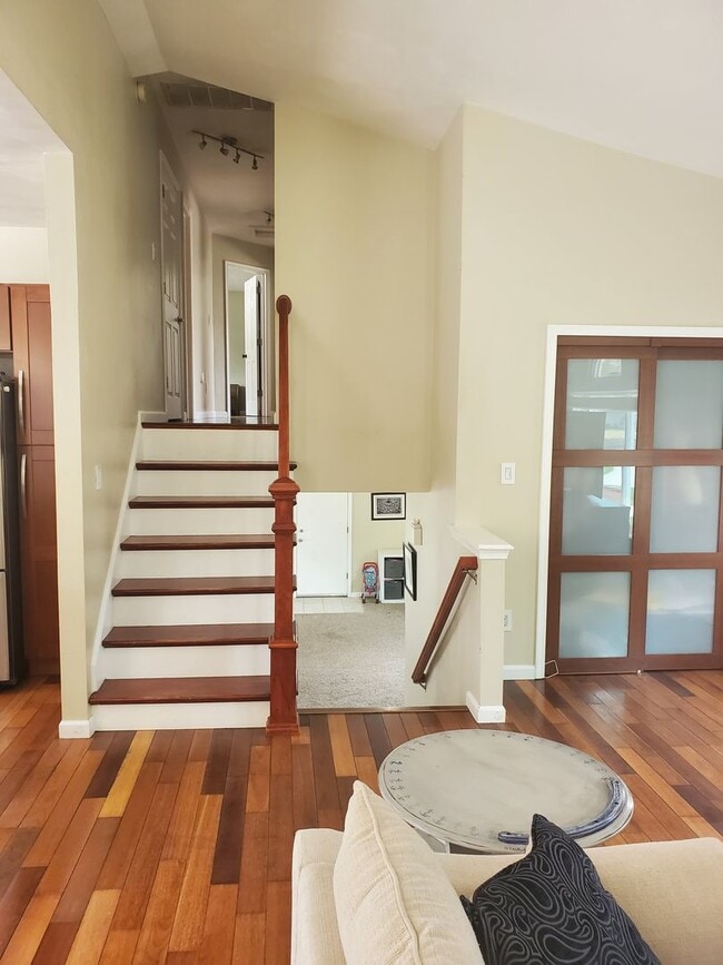 Building Photo - Deep Creek