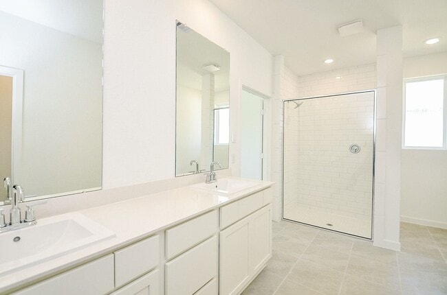 Building Photo - 2708 Pne Blf Dr