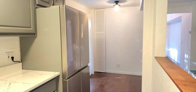 Building Photo - 42-KE642 N Bass Ct