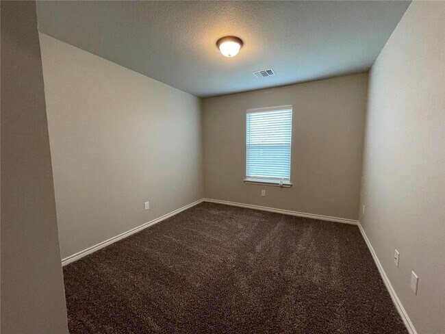 Building Photo - 806 Hollyhock Dr