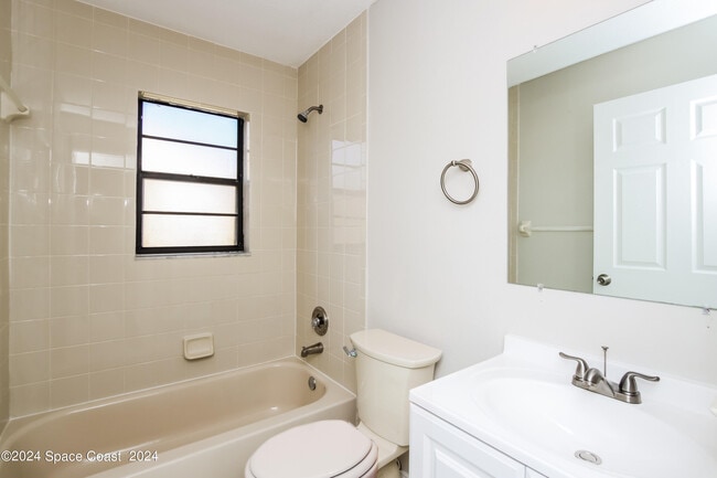 Building Photo - 1762 Eatonia St NW