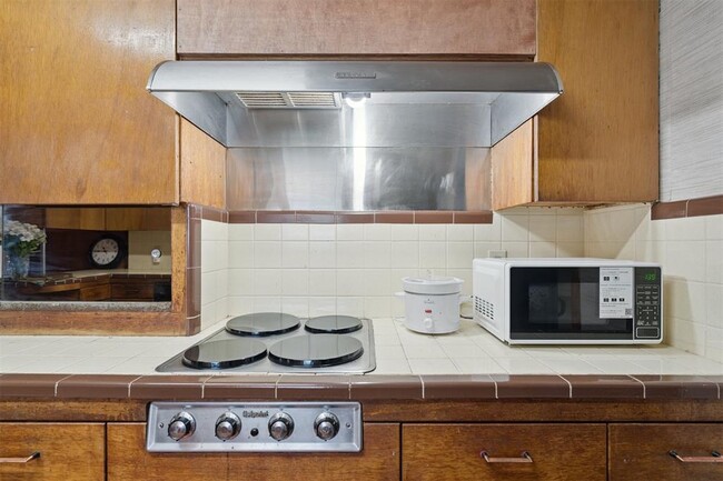 Building Photo - 2200 US-81