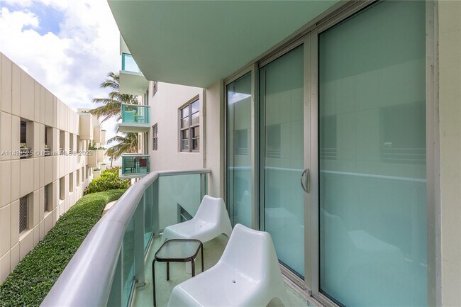 Building Photo - 3901 S Ocean Dr