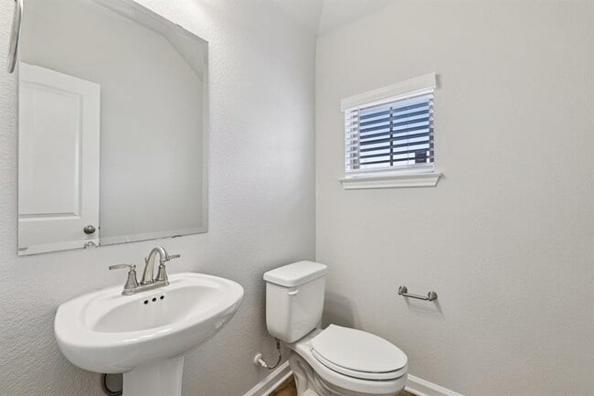 Building Photo - 601 Los Olives Ln