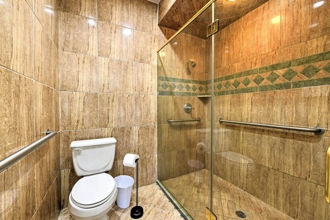 Building Photo - Completely remodeled and furnished Waterfr...