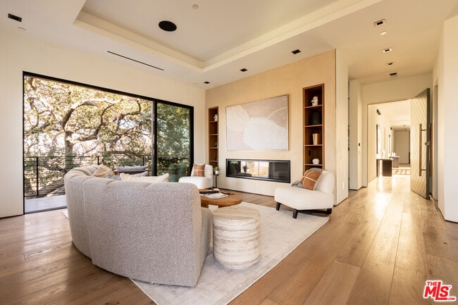 Building Photo - 13331 Mulholland Dr