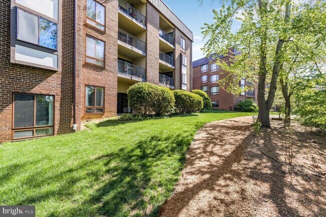Building Photo - 106 Roberts Ln