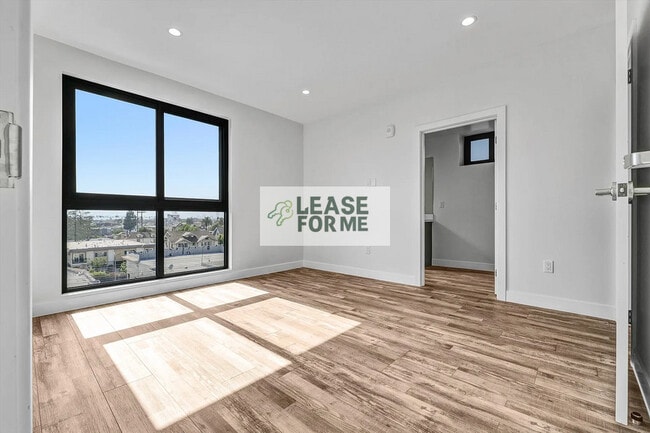 Building Photo - 1538 S Wilton Pl