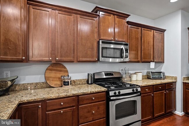 Building Photo - 7530 Stonehouse Run Dr