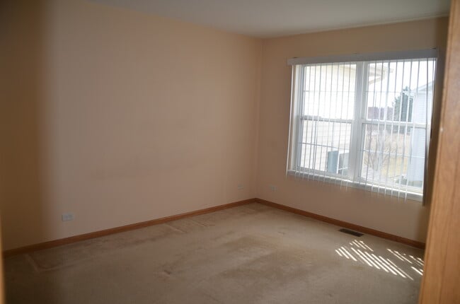 Building Photo - 2503 Dickens Dr