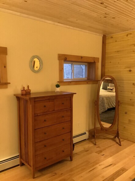 Building Photo - 90 Ross Rd