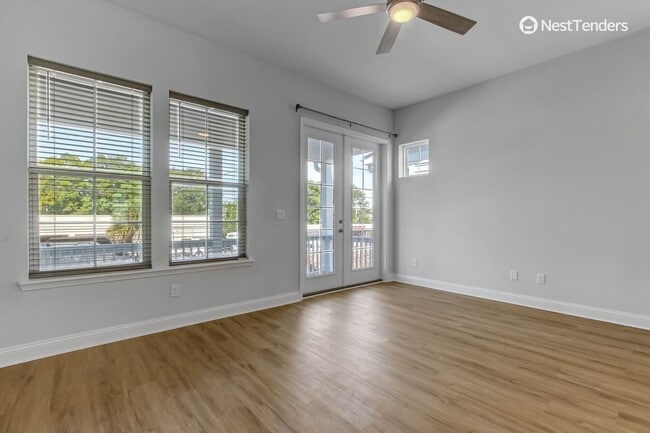 Building Photo - Amelia Island Coastal Charmer!