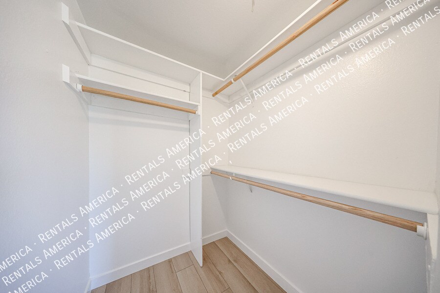 Building Photo - 2931 W Villa Maria Dr