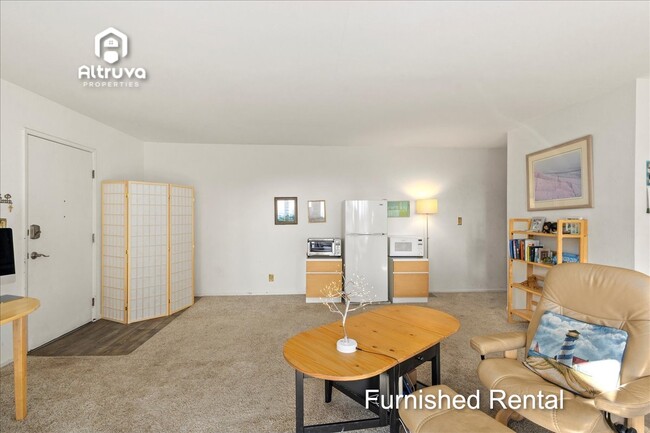 Building Photo - 2177 Manzanita Dr
