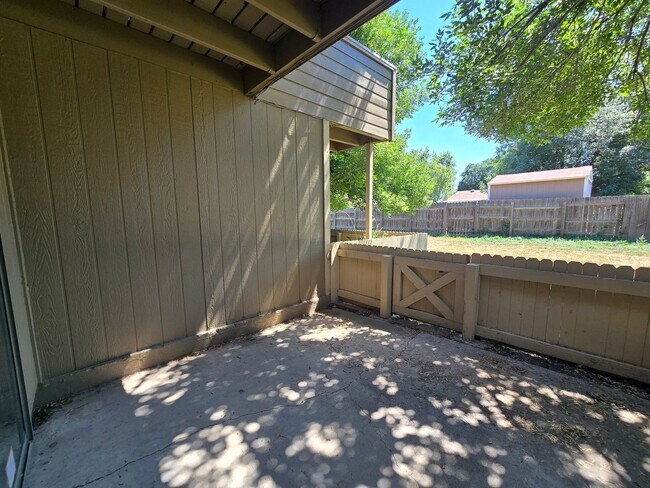 Building Photo - First Floor One Bedroom Condo in Lafayette, CO!