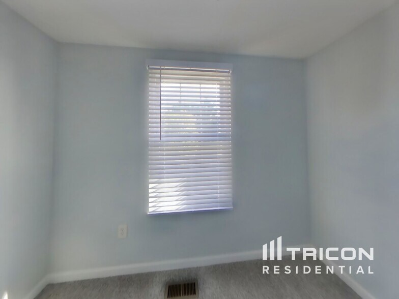 Building Photo - 108 Stonegate Dr