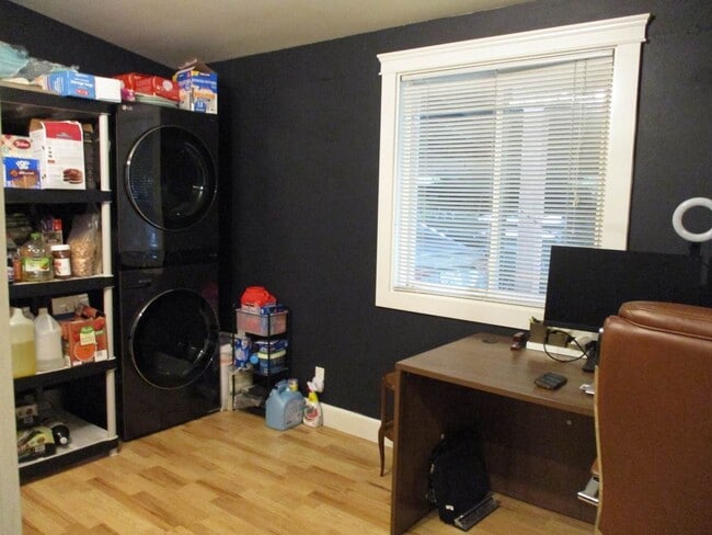 Building Photo - 3 bedroom Rambler with Above Garage Studio...