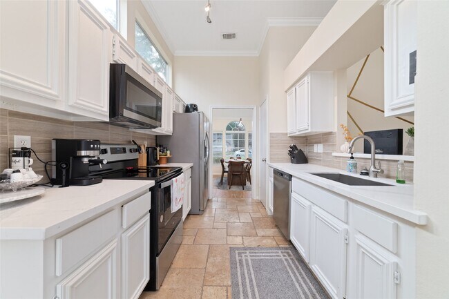 Building Photo - 36 N Rain Forest Ct