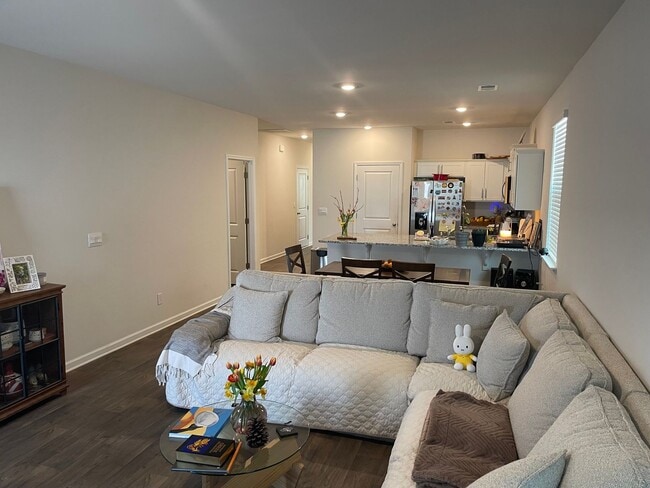 Building Photo - Wonderful Four Bedroom Home! Close to Ft. Jackson!