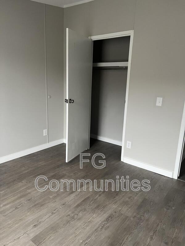 Building Photo - 1547 Race Path Church Rd