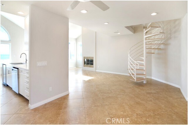 Building Photo - 1000 CA-1