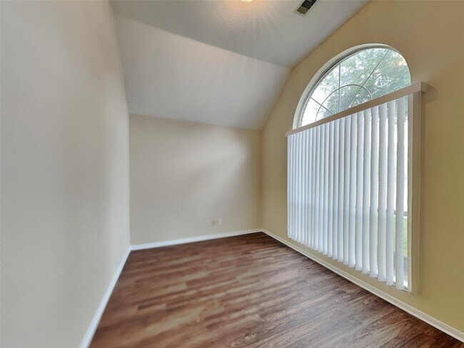 Building Photo - 2902 Auburn Falls Ln