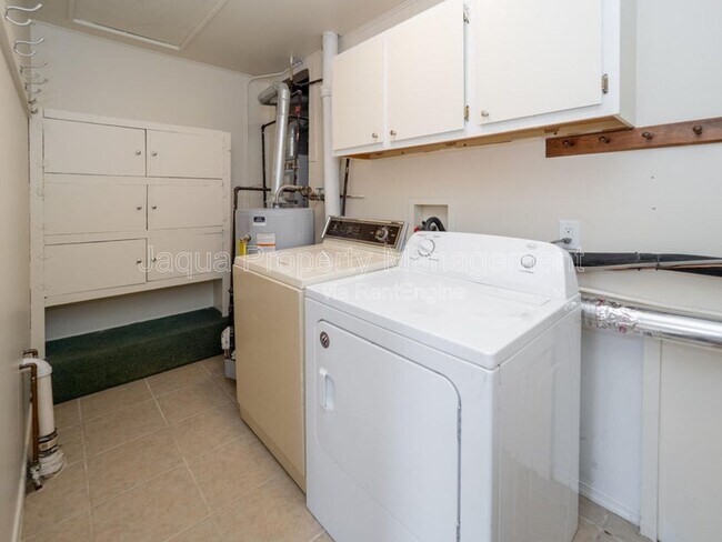 Building Photo - 1928 Eckener Dr