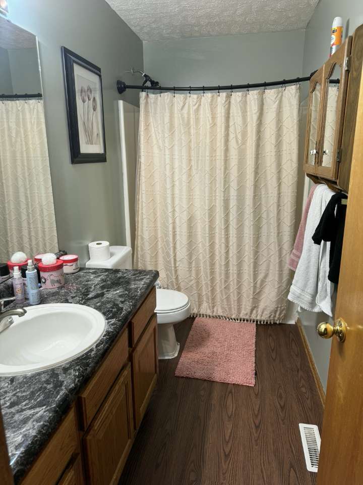 Building Photo - 2571 N West Ave