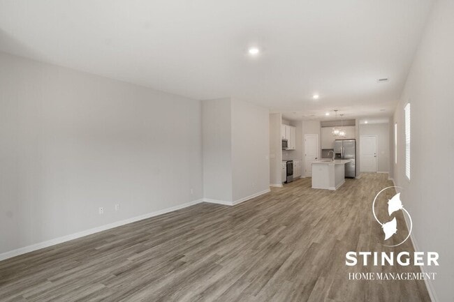 Building Photo - 585 Dreher Dr