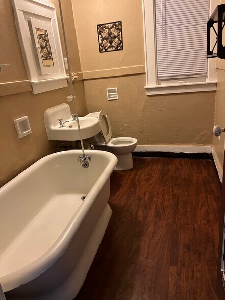 Building Photo - 119 Josephine St