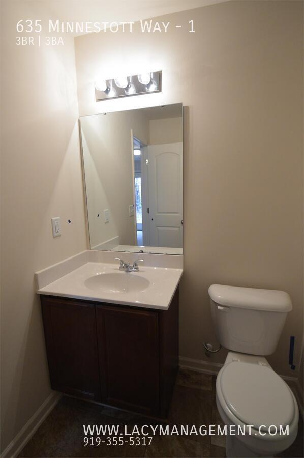 Building Photo - 635 Minnestott Way