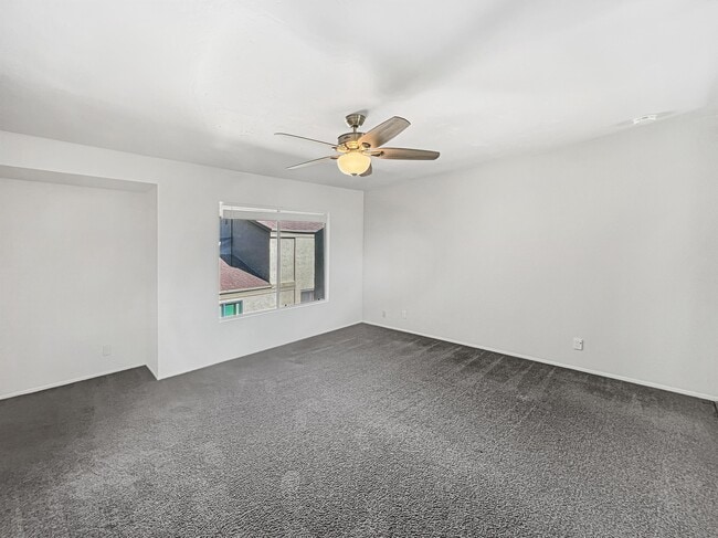 Building Photo - 3312 Caminito Eastbluff