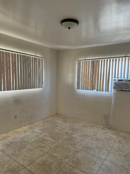 Building Photo - 8422 Amigo Ave
