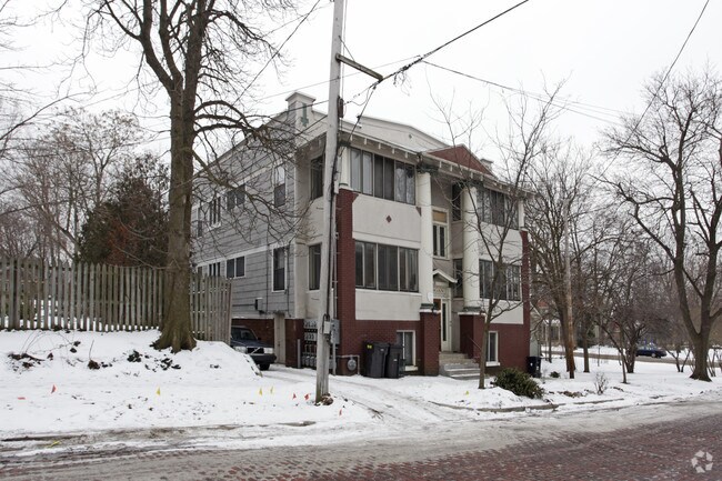 Building Photo - Heritage Hill Portfolio