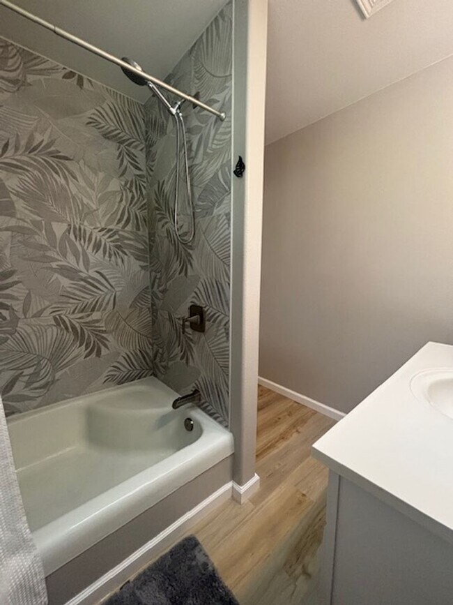 Building Photo - Gorgeous Four Bedroom / Two Bathroom On Usable Acreage