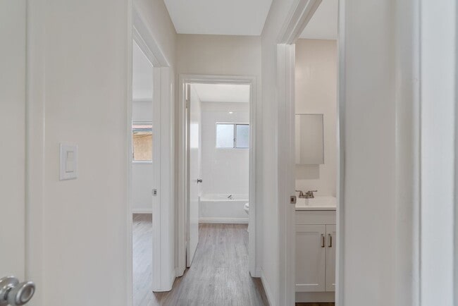 Building Photo - 945 N Ditman Ave