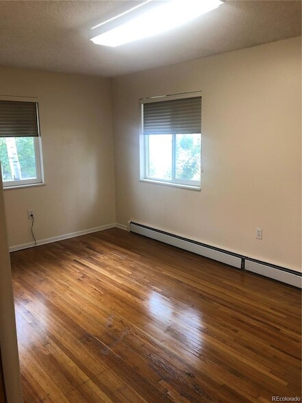 Building Photo - 10989 Roseanna Dr