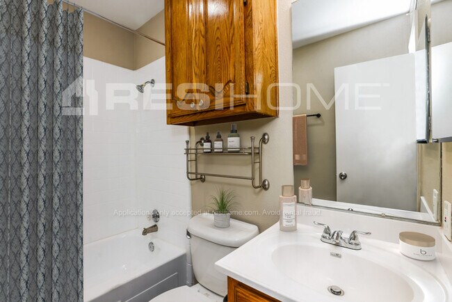Building Photo - 2917 Rolling Hills Dr