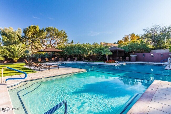 Building Photo - 7525 E Gainey Ranch Rd