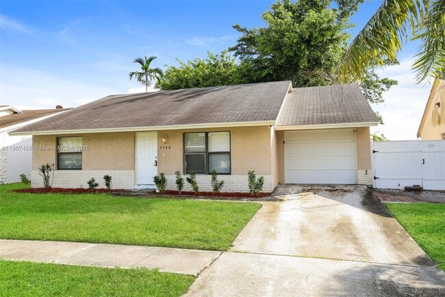 Building Photo - 5168 Edgecliff Ave